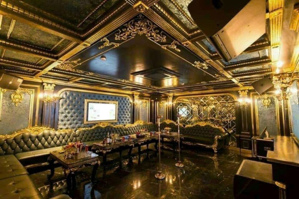 Karaoke Luxury 11 Hàng Bột