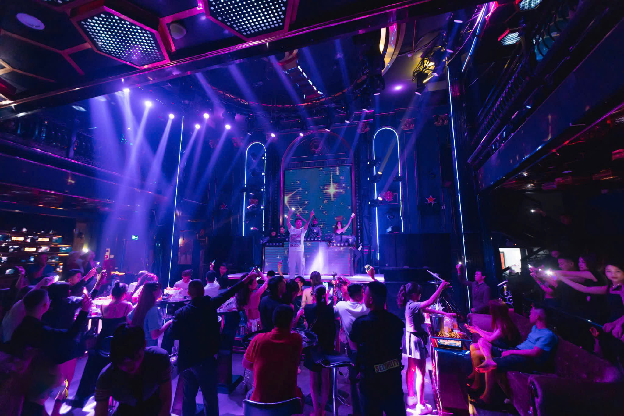 F1 Club 38 Lê Quang Đạo, Hà Nội