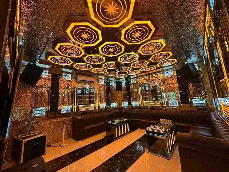 Karaoke Gold Club 15 Nam Đồng tọa lạc tại trung tâm quận Đống Đa