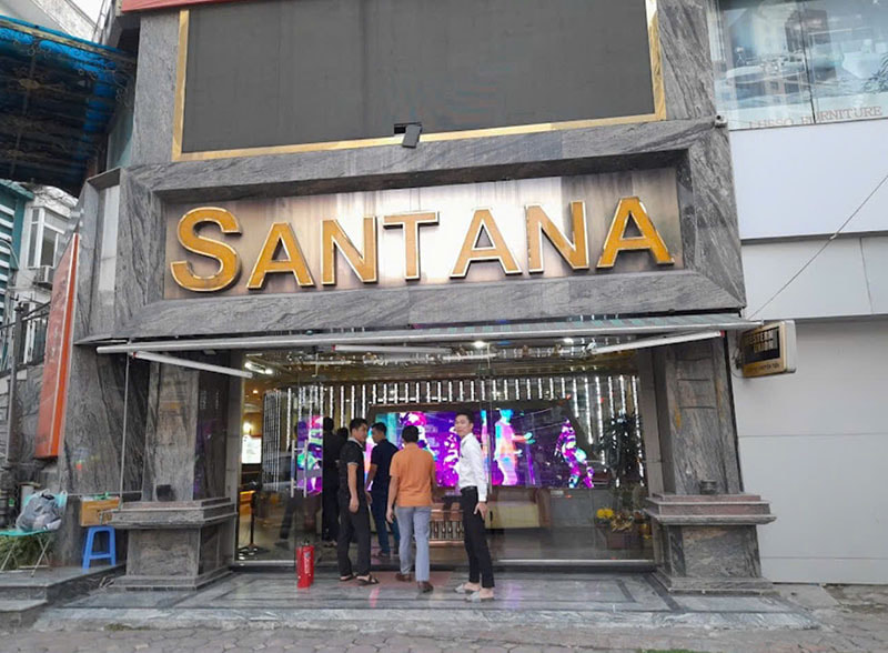 Karaoke Santana tọa lạc tại 199 Trần Bình, Mỹ Đình 2, Nam Từ Liêm, Hà Nội
