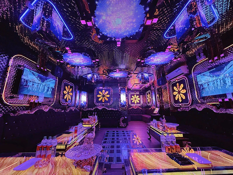Karaoke Zenpearl 15A Nguyễn Văn Lộc Tọa lạc tại trung tâm Mộ Lao, Hà Đông, Hà Nội