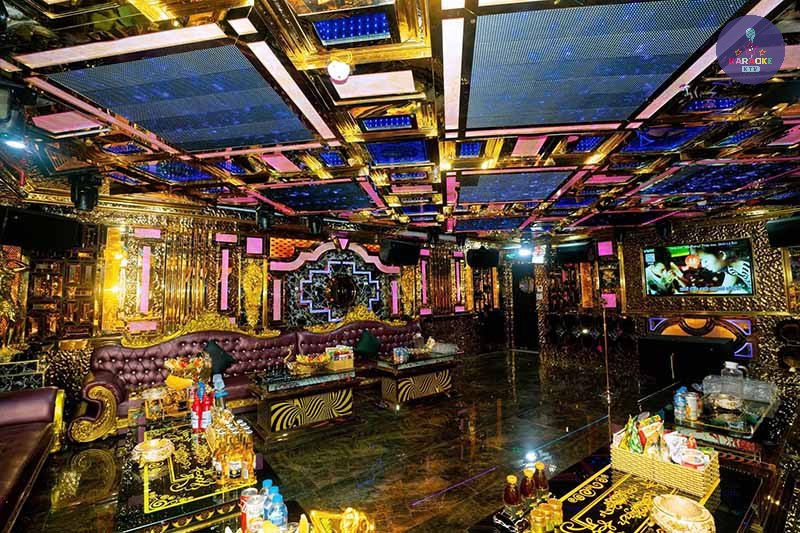 Đồ uống đầy màu sắc tại Karaoke Hero 117 Trung Hòa.