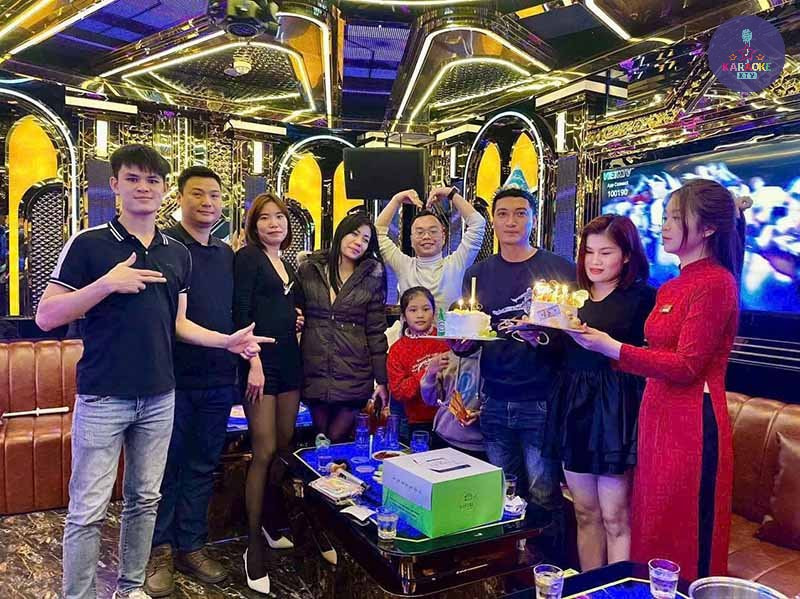 Giá cả hợp lý và ưu đãi hấp dẫn tại Karaoke Elite