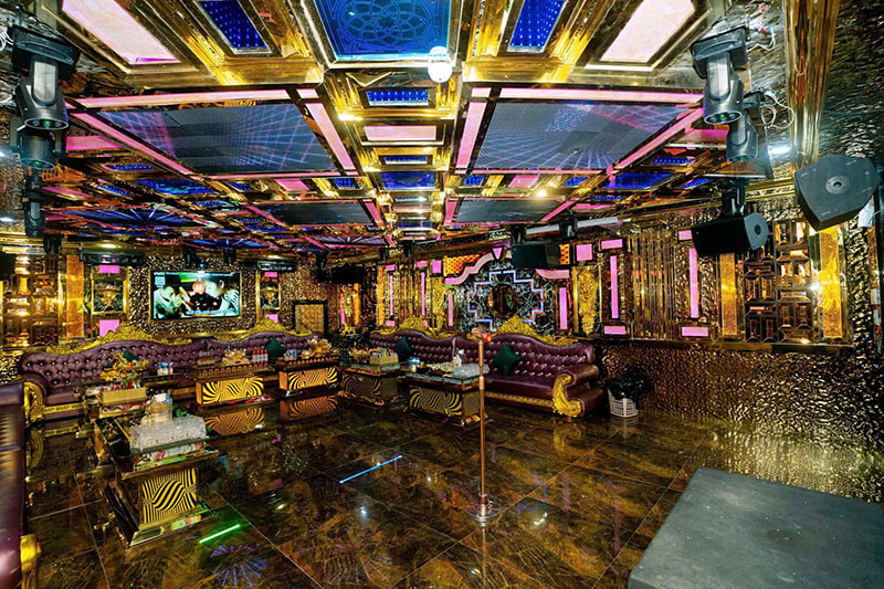 Hệ thống loa chất lượng cao trong phòng karaoke tại 560 Đường Láng