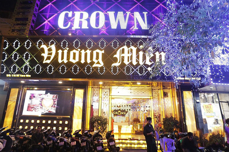 Mặt tiền sang trọng của Karaoke Vương Miện 118 Hồ Tùng Mậu, Cầu Giấy