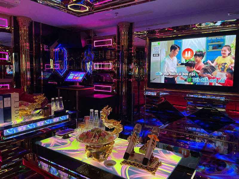 Phòng hát VIP tại Karaoke ATC 171 Nguyễn Ngọc Vũ