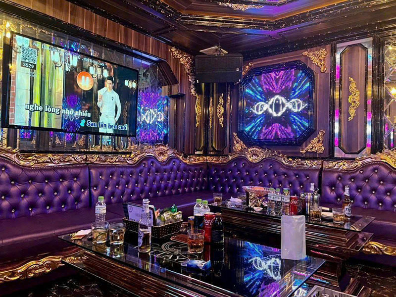 Phòng karaoke ấm cúng tại Karaoke Huy Anh 175 Trường Chinh, Hà Nội.
