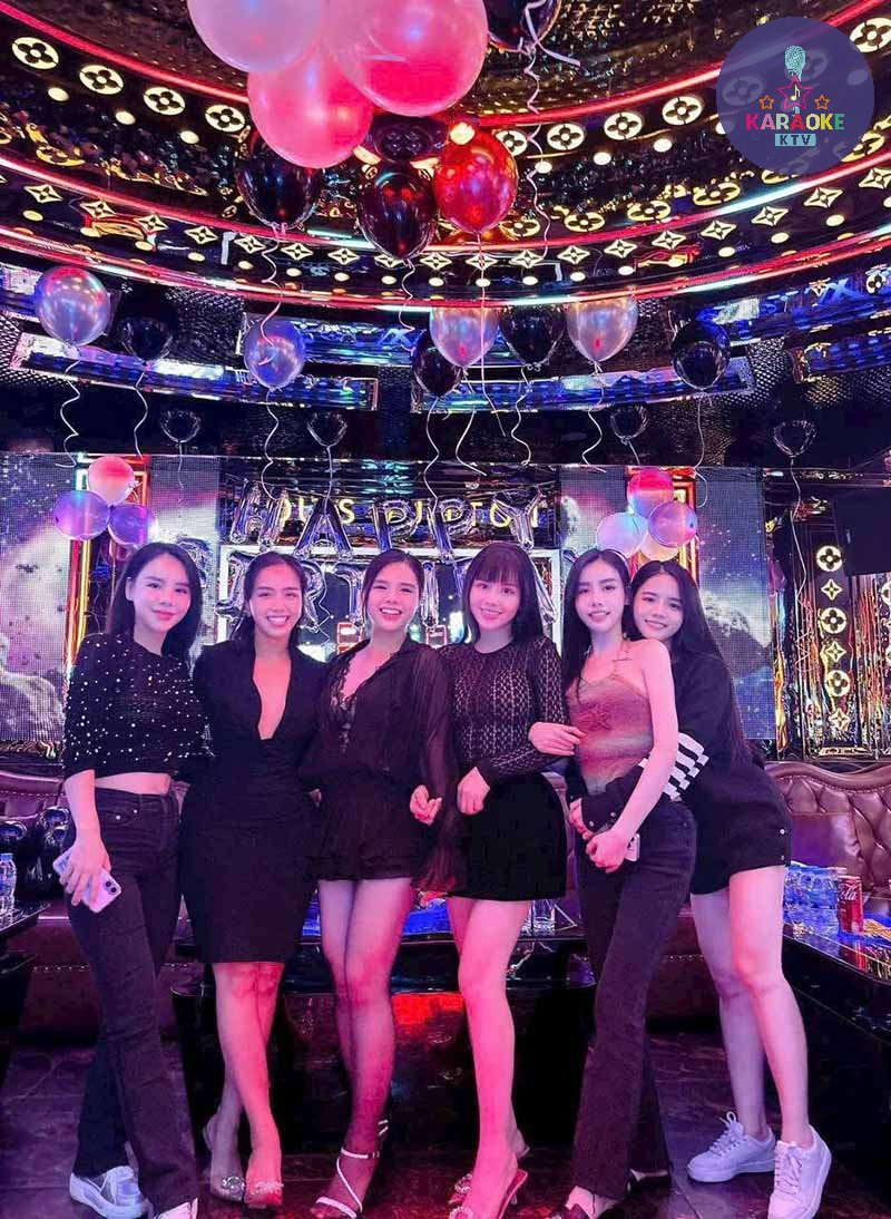 Trải nghiệm khách hàng tại Karaoke Elite KĐT Văn Phú