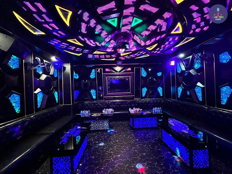 Karaoke Cadillac Oscar QB