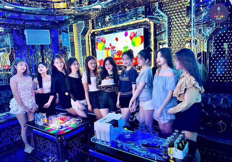 Tại Sao Trải Nghiệm Khách Cũ Lại Là “Vũ Khí Bí Mật” Thu Hút Khách Mới?