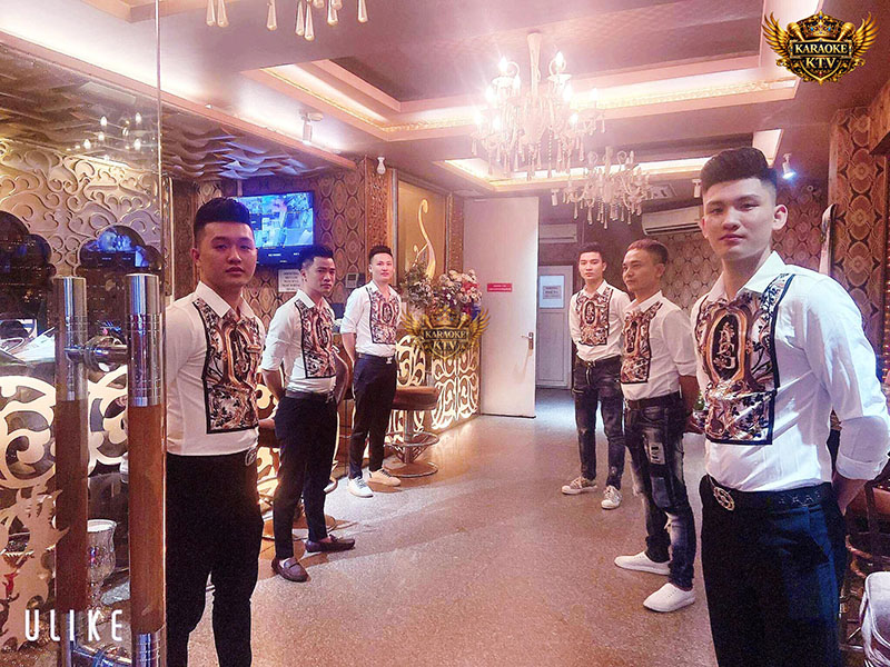 Bảng Giá Hát, Thực Đơn Và Hình Thức Thanh Toán Tại Karaoke Summit 64 Trần Thái Tông