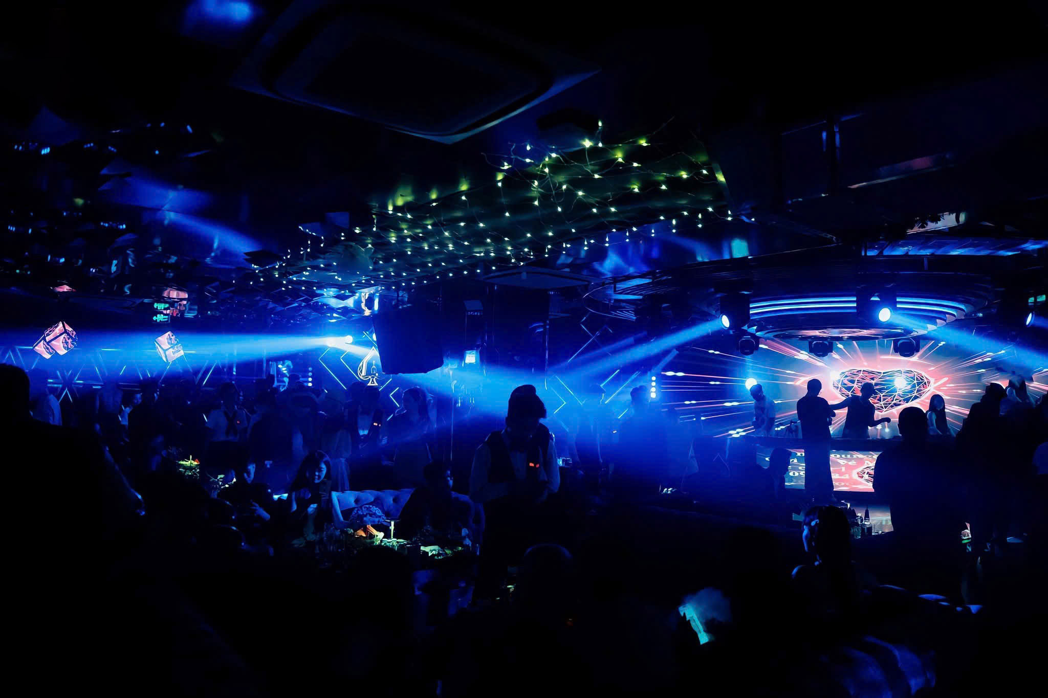 Âm Nhạc Và Sự Kiện Sôi Động