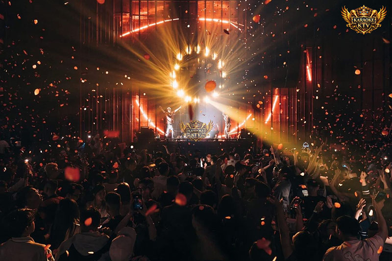 Nhiều khách hàng để lại phản hồi rất tích cực về thái độ chuyên nghiệp của đội ngũ nhân viên