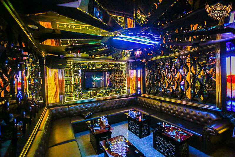 Sự Kiện Âm Nhạc & Trải Nghiệm Thực Tế Từ Khách Hàng Tại Karaoke Tiptop 85G Nguyễn Khang