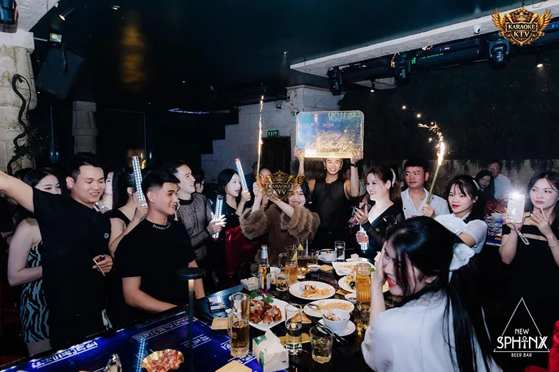 Sự kết hợp hoàn mỹ giữa nghệ thuật ẩm thực và các dòng bia thủ công hảo hạng.