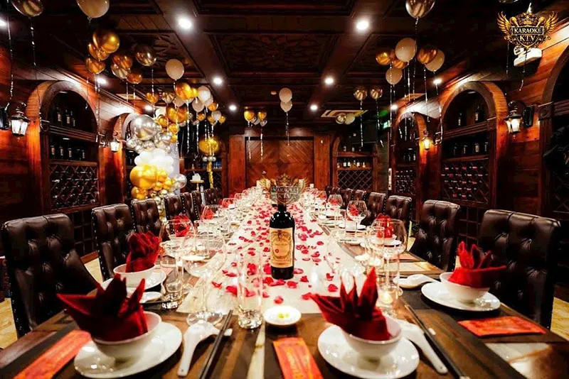 Tiêu chuẩn phục vụ F&B cao cấp nâng tầm cuộc vui.