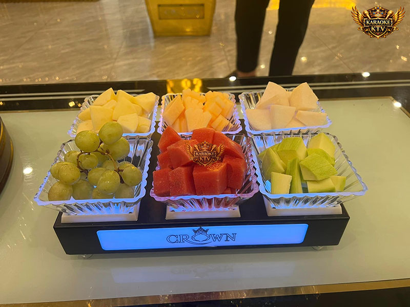 Bảng giá giờ hát và Thực đơn ẩm thực phong phú Tại Karaoke Vương Miện 118 Hồ Tùng Mậu