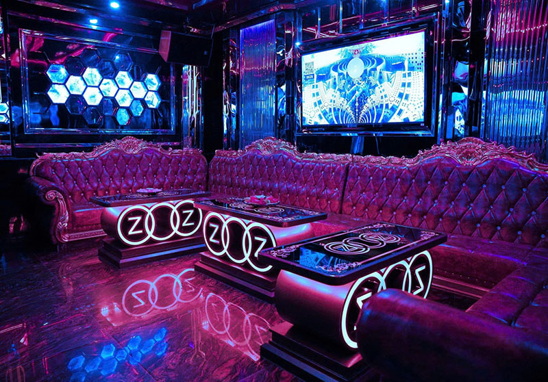 Không gian hát karaoke sôi động tại Karaoke Zozo 544 Đường Láng