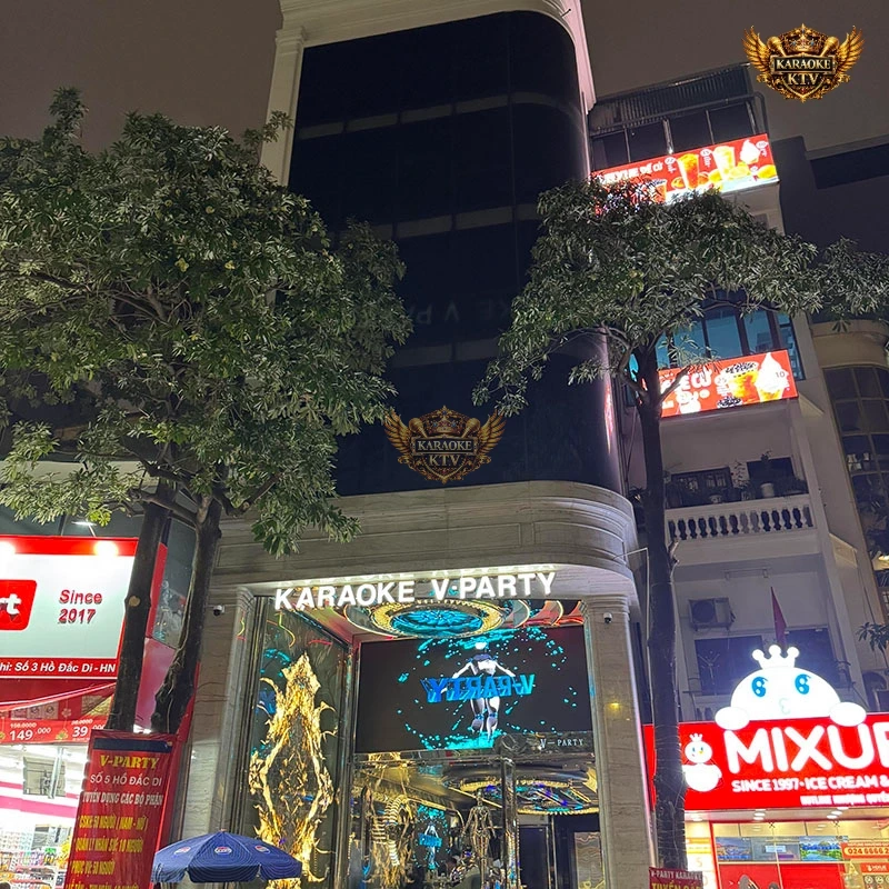 V-Party sở hữu thiết kế nổi bật, chuyên nghiệp thu hút mọi ánh nhìn ngay từ mặt tiền.