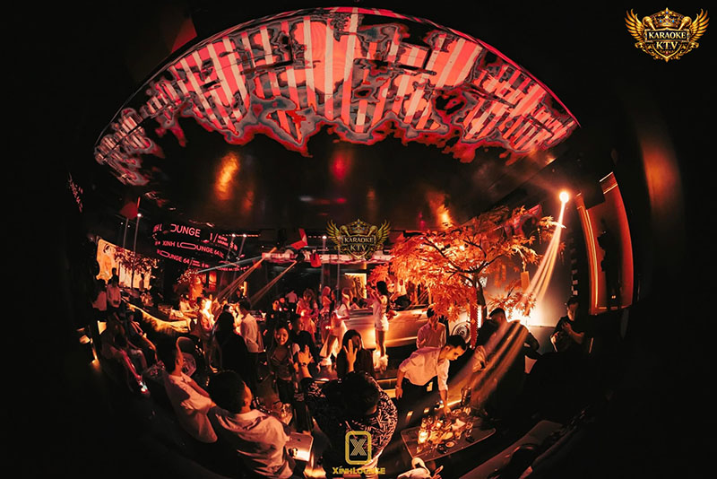 Âm Nhạc Bùng Nổ & Sự Kiện Về Đêm Tại Xính Lounge 64 Bạch Đằng