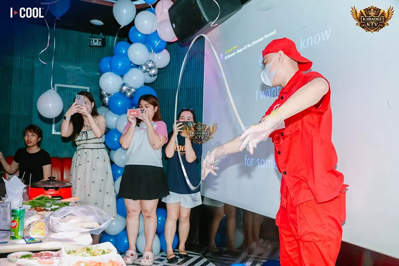 Vị trí đắc địa kèm bãi đỗ xe ô tô rộng rãi là điểm cộng tuyệt đối của Icool Mạc Đĩnh Chi.