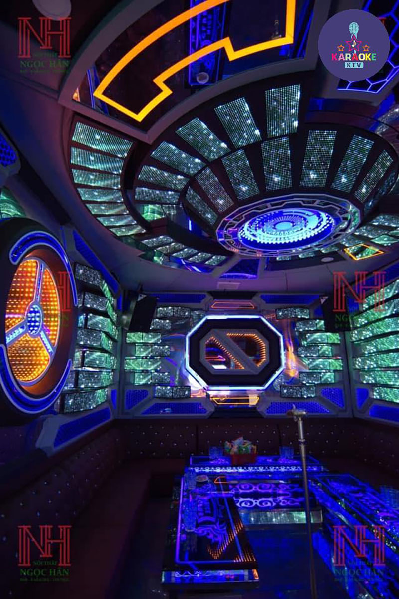 Giá phòng tại Karaoke LyLy 10 luôn được khách hàng đánh giá là “hợp túi tiền” so với chất lượng
