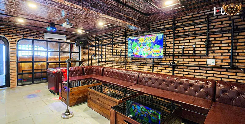 Vượt ra khỏi giới hạn của phòng hát thông thường, trở thành tác phẩm nghệ thuật thị giác.