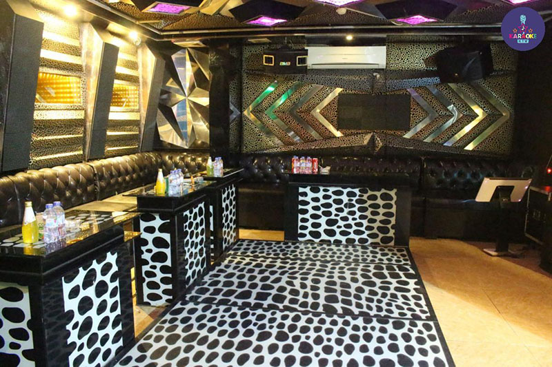 Karaoke 356 tọa lạc tại địa chỉ: 356 Nguyễn Đình Chiểu, Phường 4, Quận 3, TP. Hồ Chí Minh