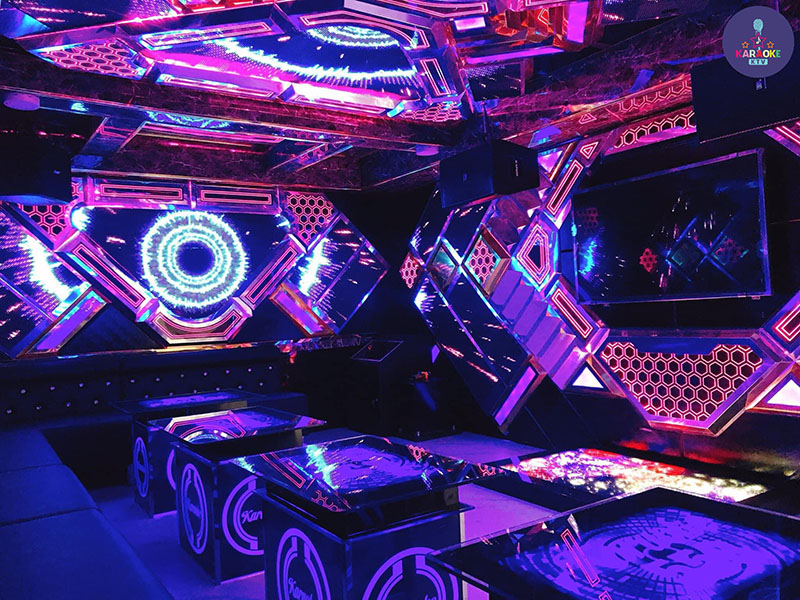 Karaoke 550 – 3 Đường 546 hiện nhận đánh giá trung bình 4.6/5 từ hơn 800 lượt review thực tế