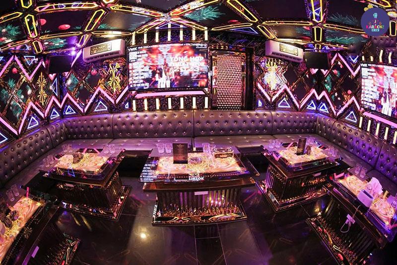 Karaoke ACE - 135 Calmette tọa lạc tại 135 Calmette, Phường Nguyễn Thái Bình, Quận 1, TP. Hồ Chí Minh