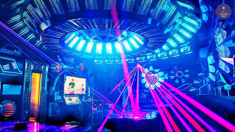 Karaoke Hollywood nằm tại số 231 Bình Long, Phường Bình Hưng Hòa A, Quận Bình Tân, TP. Hồ Chí Minh