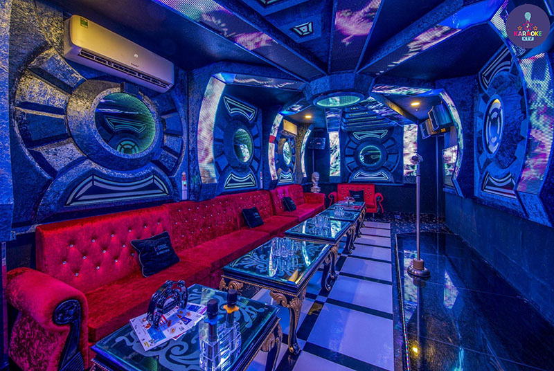 Karaoke Icool – 38 Nguyễn Sơn sở hữu vị trí vàng tại số 38 đường Nguyễn Sơn, phường Phú Thọ Hòa, quận Tân Phú