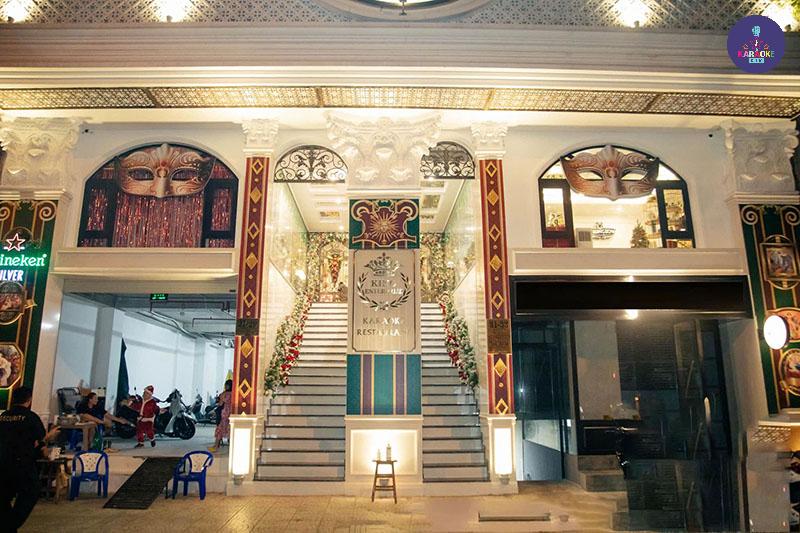 Karaoke King Enterprise - 27-29-31-33 Hai Bà Trưng tọa lạc tại vị trí vàng của Phường Bến Nghé, Quận 1