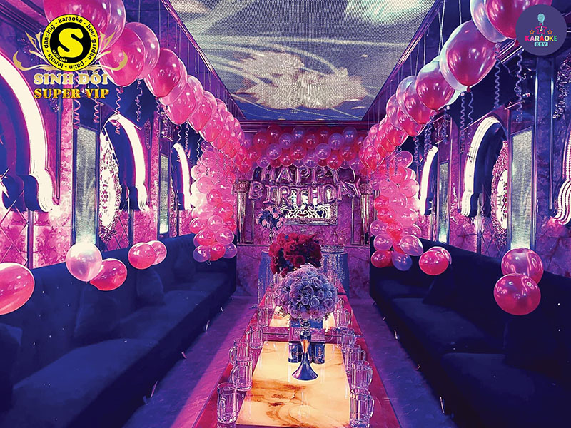 Karaoke Sinh Đôi Super VIP nằm tại 450A Nguyễn Thị Thập, Phường Tân Quy, Quận 7