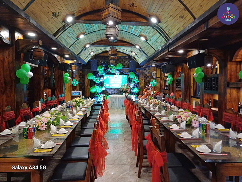 Karaoke Thuỷ Trúc 1 tọa lạc tại vị trí vàng: 186/81 Vườn Lài, Phường Phú Thọ Hoà, Quận Tân Phú, TP. Hồ Chí Minh