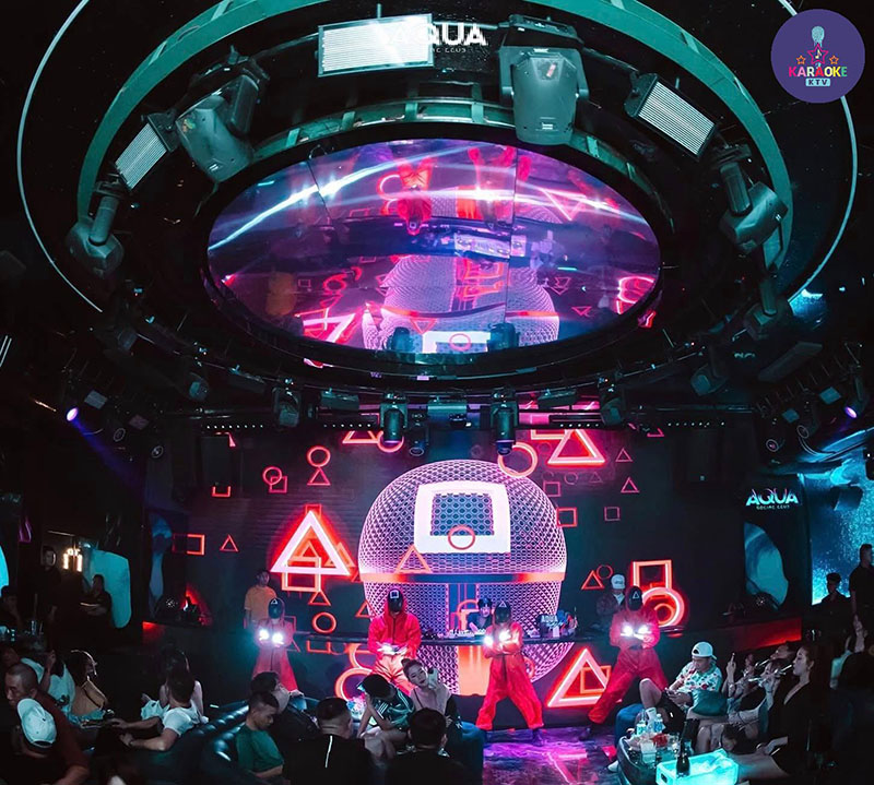 Không gian phòng hát hiện đại và hệ thống âm thanh chuẩn “ca sĩ” tại Karaoke 303