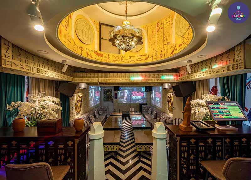 Không gian phòng hát sang trọng và hệ thống âm thanh “xịn mịn” nhất Quận 8