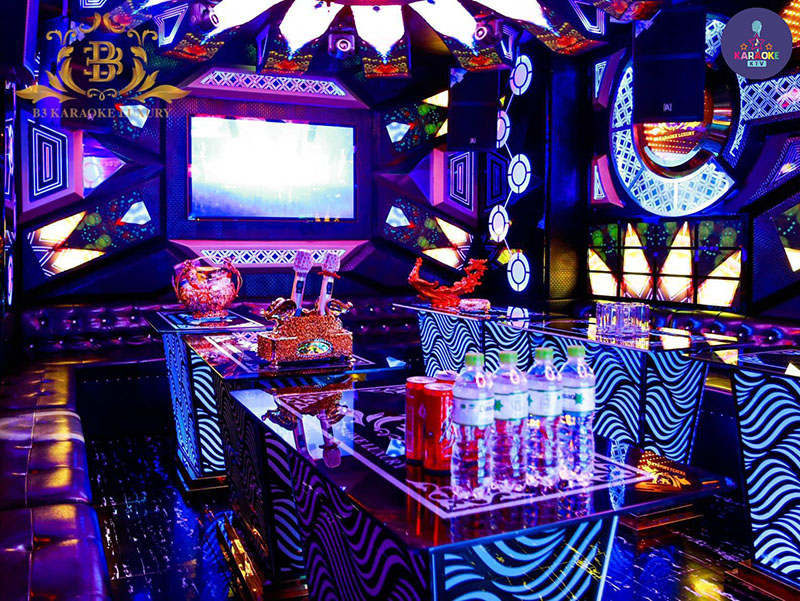 Không gian và các loại phòng hát tại Karaoke Luxury 215