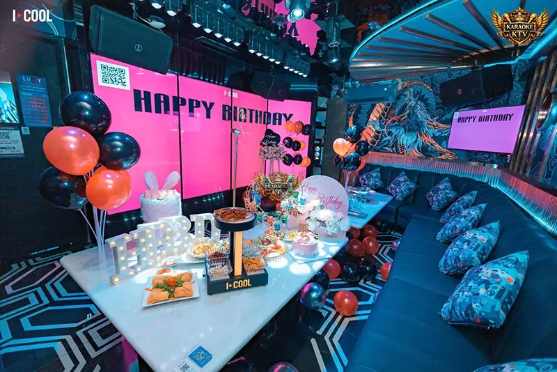 Không gian check-in siêu chất ngay từ sảnh chờ.