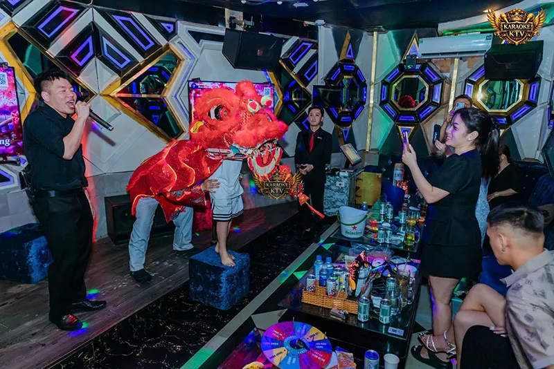 Không gian chất, âm thanh đỉnh và mồi bén - 3 yếu tố hội tụ tại Icool Quận 8