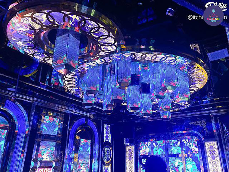 Vì Sao Nên Chọn Karaoke Royal 980 Âu Cơ Cho Buổi Hát Tiếp Theo?