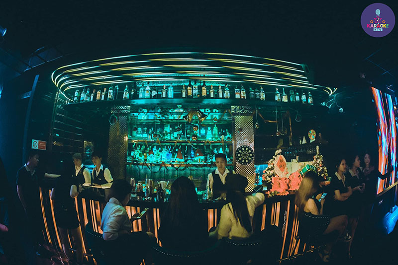 Âm Nhạc Sôi Động Và Chương Trình Sự Kiện Tại X Club & Lounge