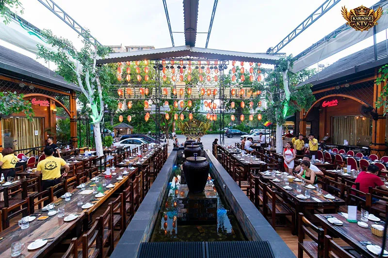 Bùng nổ cảm xúc với hệ thống âm thanh, ánh sáng chuẩn lễ hội EDM.