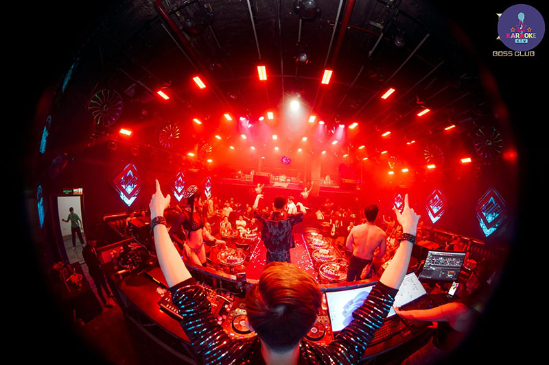 Boss Club - 50 Phố Nhổn sở hữu vị trí đắc địa tại 50 Phố Nhổn, Phường Nhổn, Quận Bắc Từ Liêm, Hà Nội