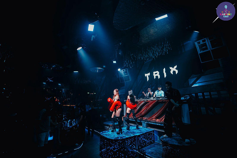 Bước vào X Space, bạn sẽ lập tức bị cuốn theo thiết kế hiện đại pha chút huyền bí