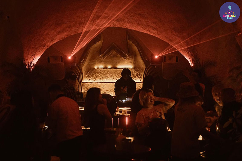 Cách di chuyển đến LAVA Bar & Lounge