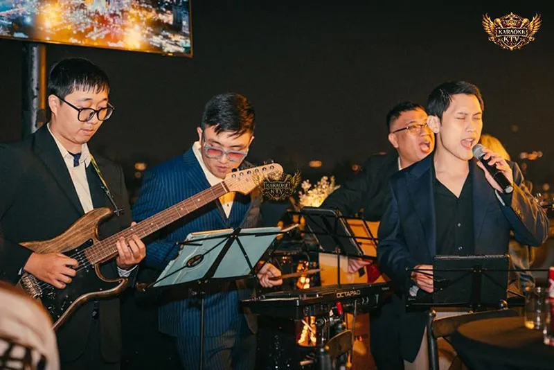 Tuân thủ Dress code Smart Casual để có những bức ảnh check-in sang chảnh nhất.