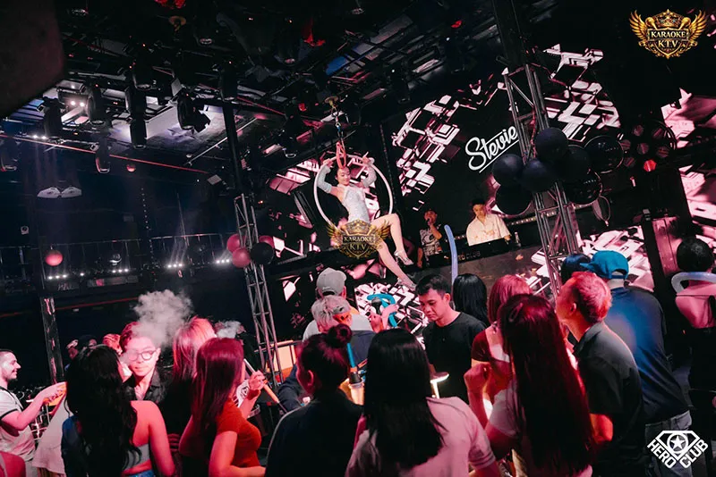 Dịch vụ chuẩn mực với mức chi phí linh hoạt, phá vỡ định kiến về các hộp đêm đắt đỏ.