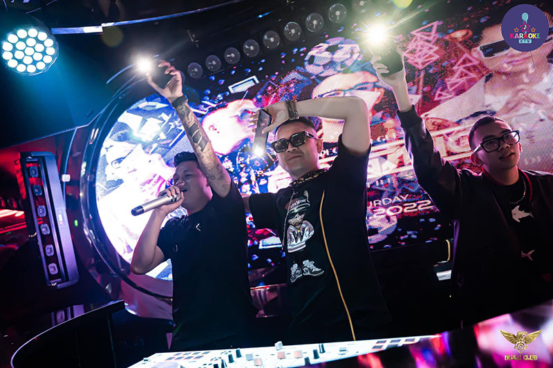 Chương trình biểu diễn, âm nhạc và trải nghiệm giải trí