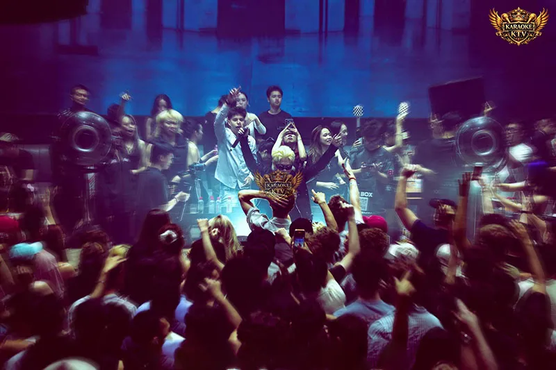 Những người truyền lửa đưa đám đông đi qua mọi cung bậc của sự thăng hoa